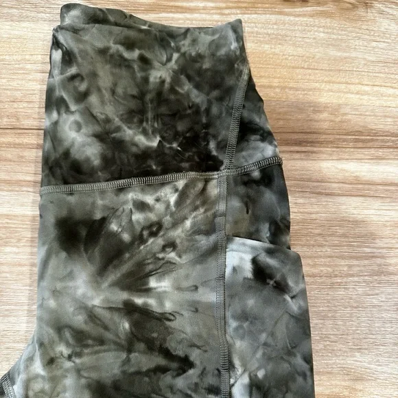 Lululemon Align Diamond Dye Leggings 25" - Picture 2 of 6